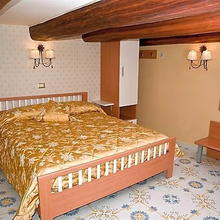 Olimpo Degli Dei Bed & Breakfast 4*